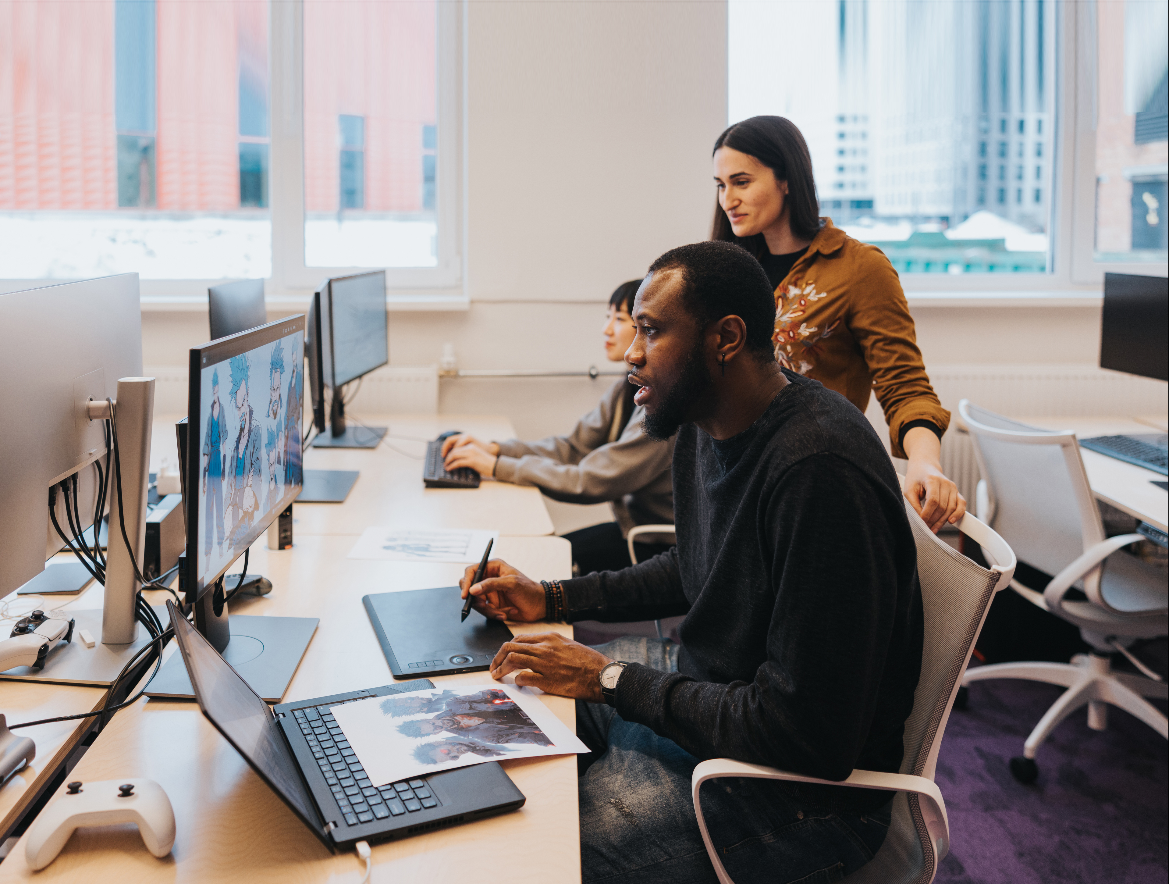 students sitting in a computer lab class