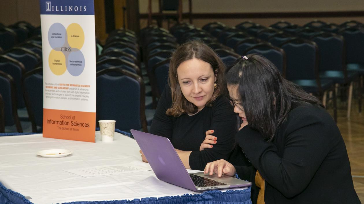 Jana Diesner with researcher