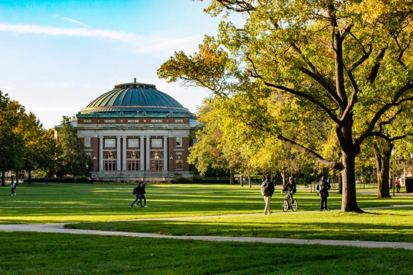 Photo of the Main Quad facing Foellinger with students wandering about