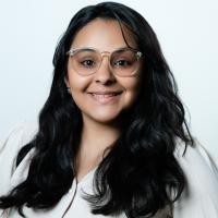 Livia Ferreira headshot